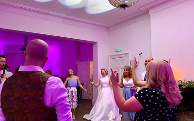 How Much Does A Wedding DJ Cost?